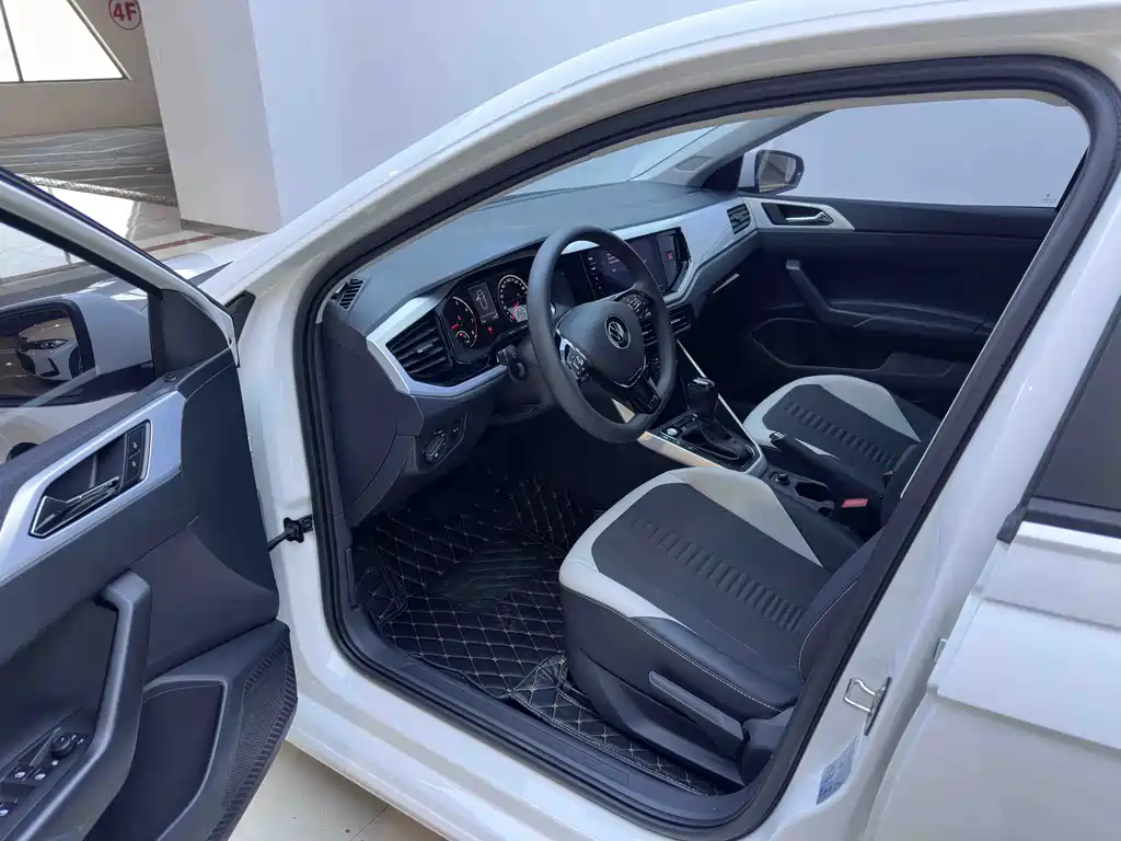Volkswagen Polo 2021 Plus 1.5L AT