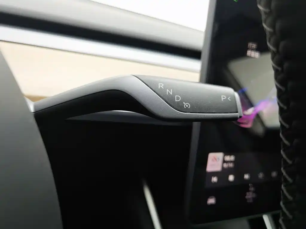 Tesla Model 3 — миниатюра 13