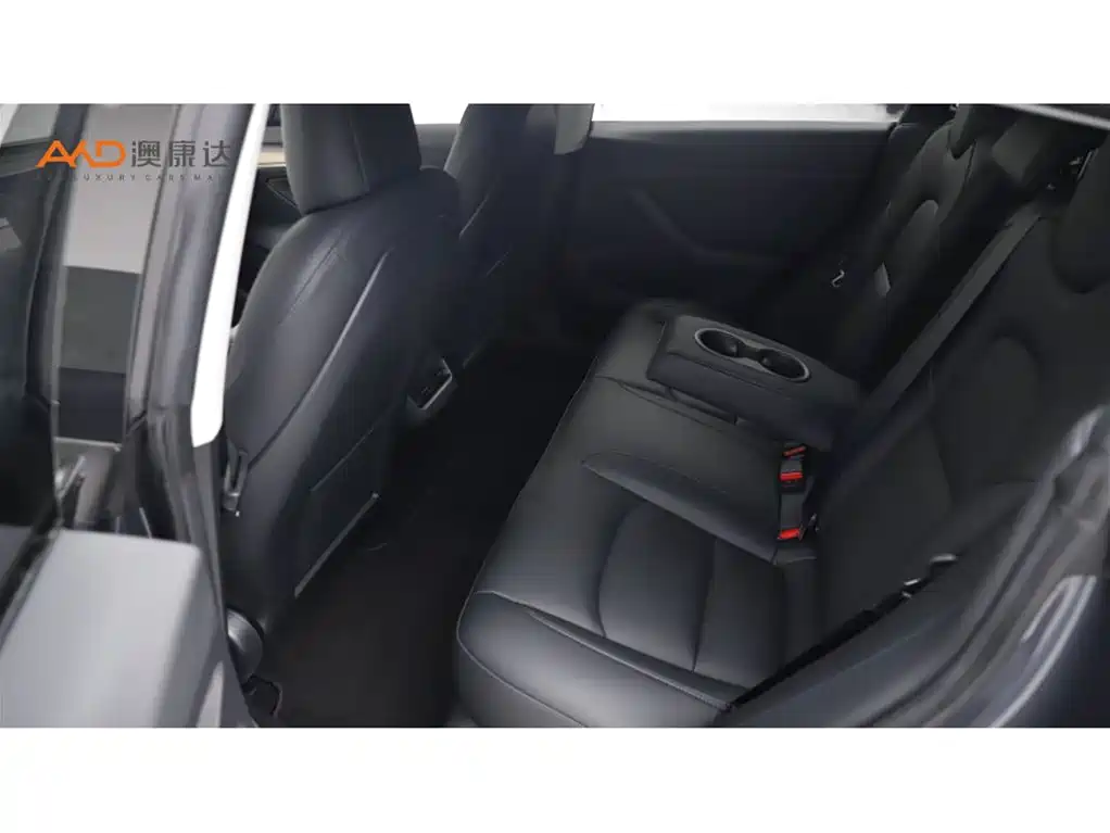 Tesla Model 3 — миниатюра 7