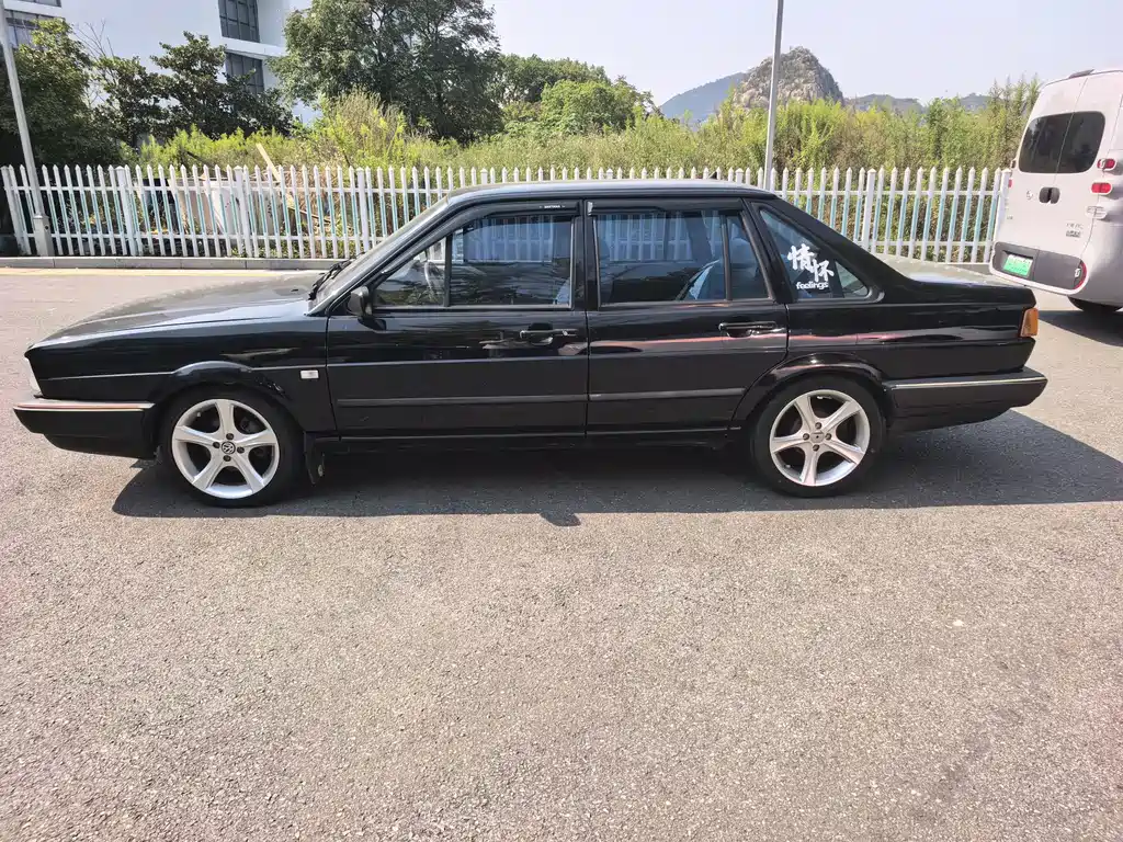 Volkswagen Santana — миниатюра 4