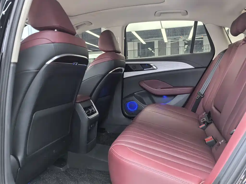 Hongqi Hongqi H5 — миниатюра 8