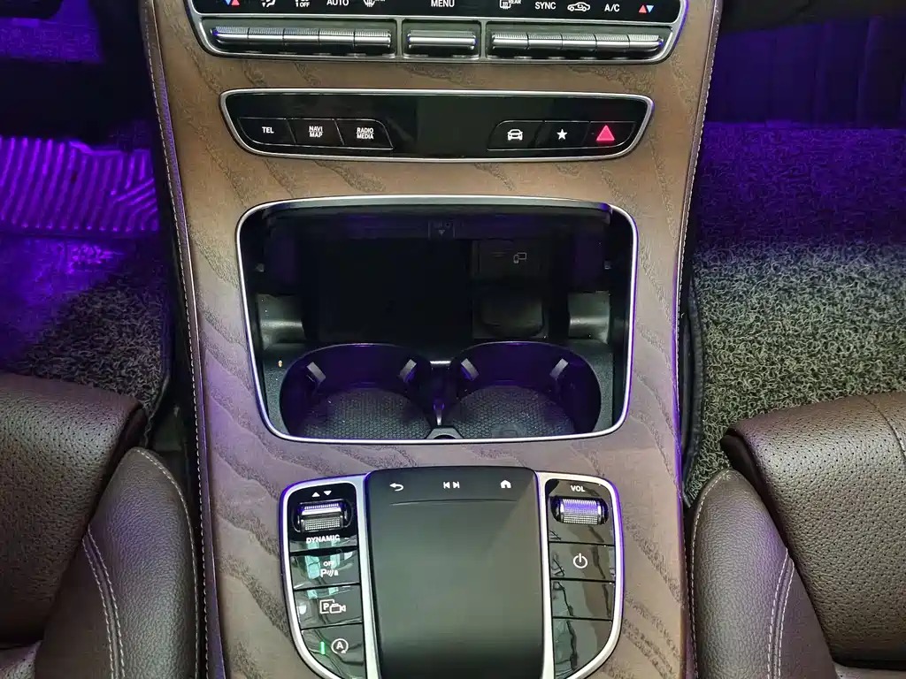 Mercedes-Benz E-Class — миниатюра 10