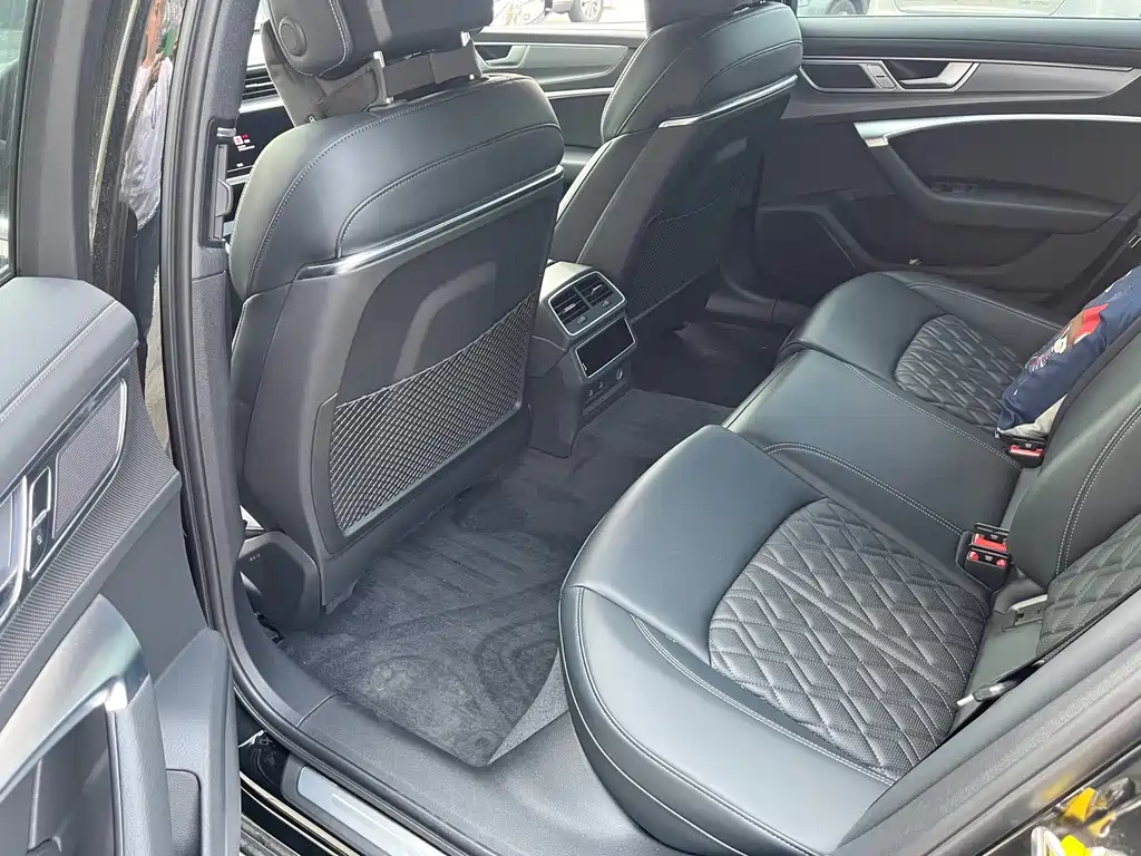Audi A6L — миниатюра 9