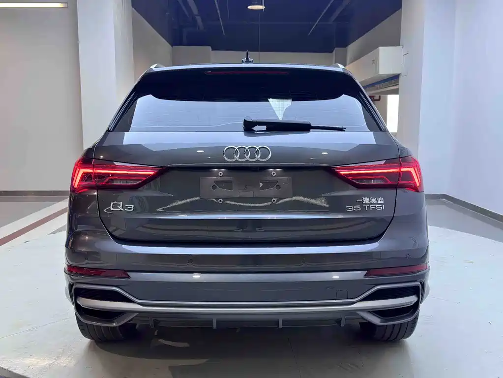 Audi Q3 2023 35 TFSI Fashion (1.4T)
