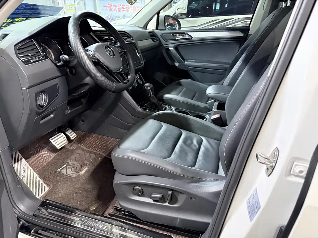 Volkswagen Tiguan L — миниатюра 7