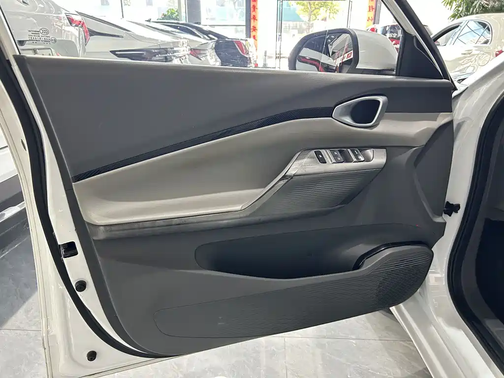 Baojun RC-5 — миниатюра 11