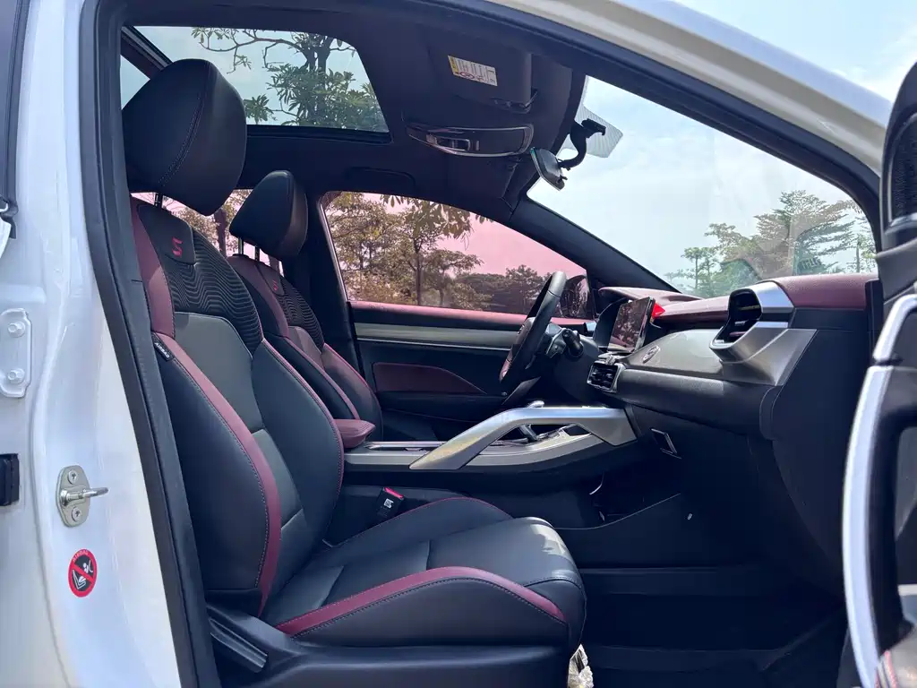 Geely Binyue — миниатюра 17