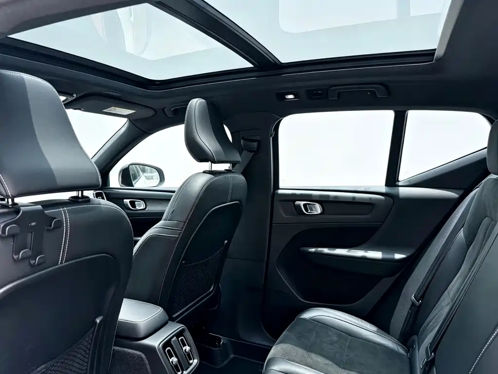 Volvo XC40 NEV — миниатюра 5