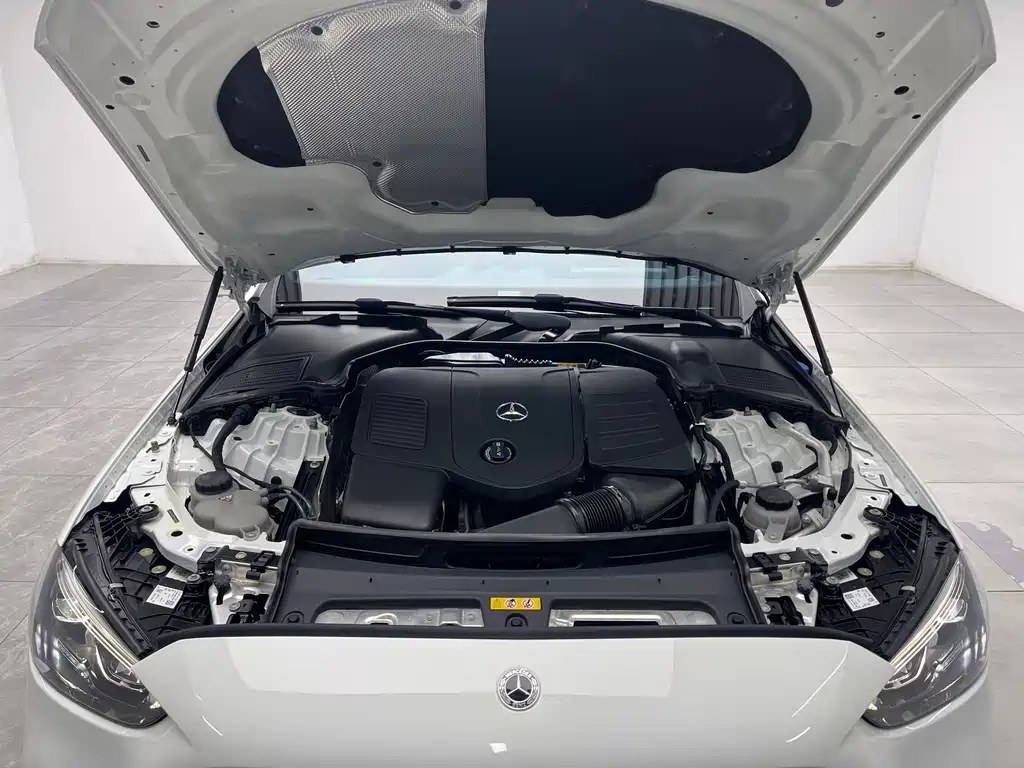 Mercedes-Benz C-Class — миниатюра 9