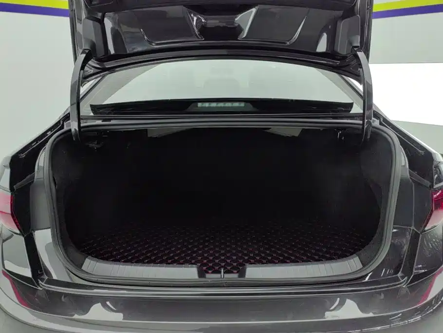 Volkswagen Sagitar — миниатюра 4