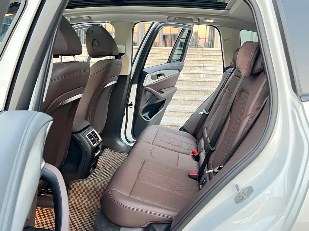 BMW iX3 — миниатюра 6