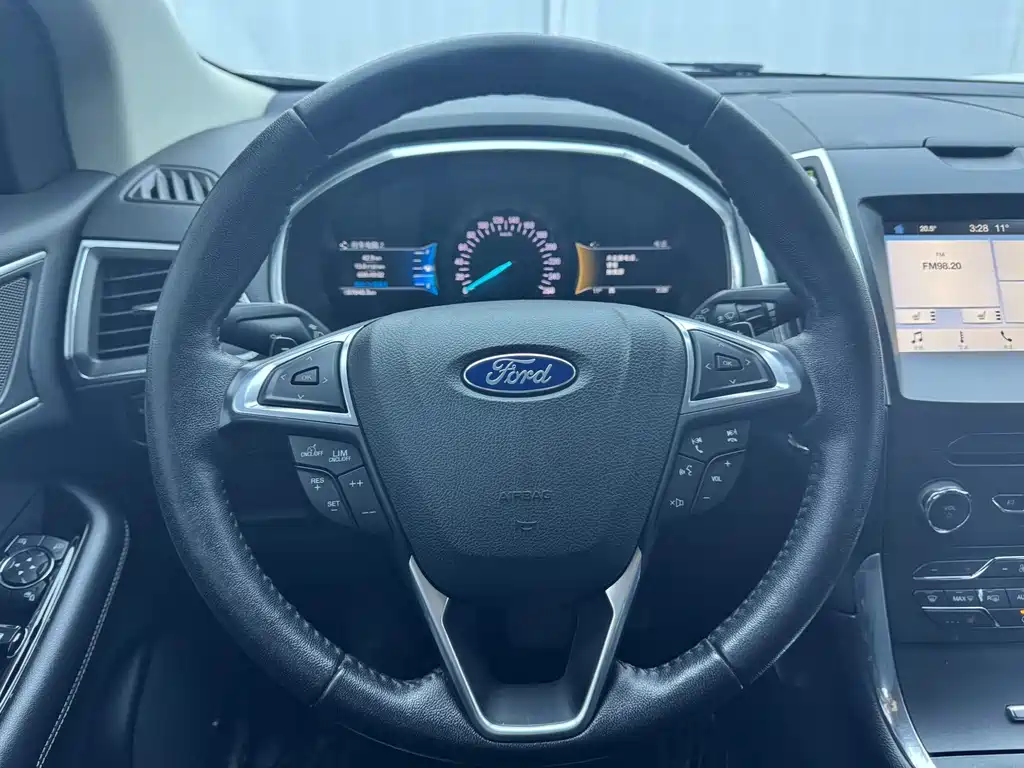 Ford Edge — миниатюра 10
