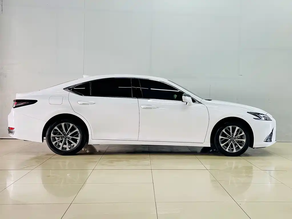 Lexus ES — миниатюра 4