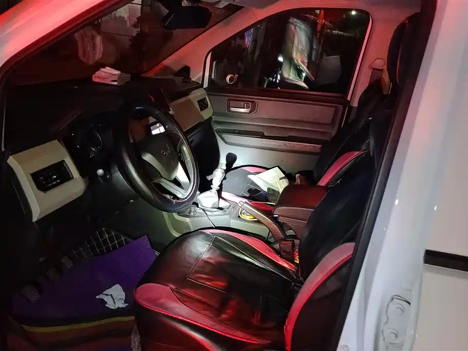 WULING WULING HONGGUANG PLUS