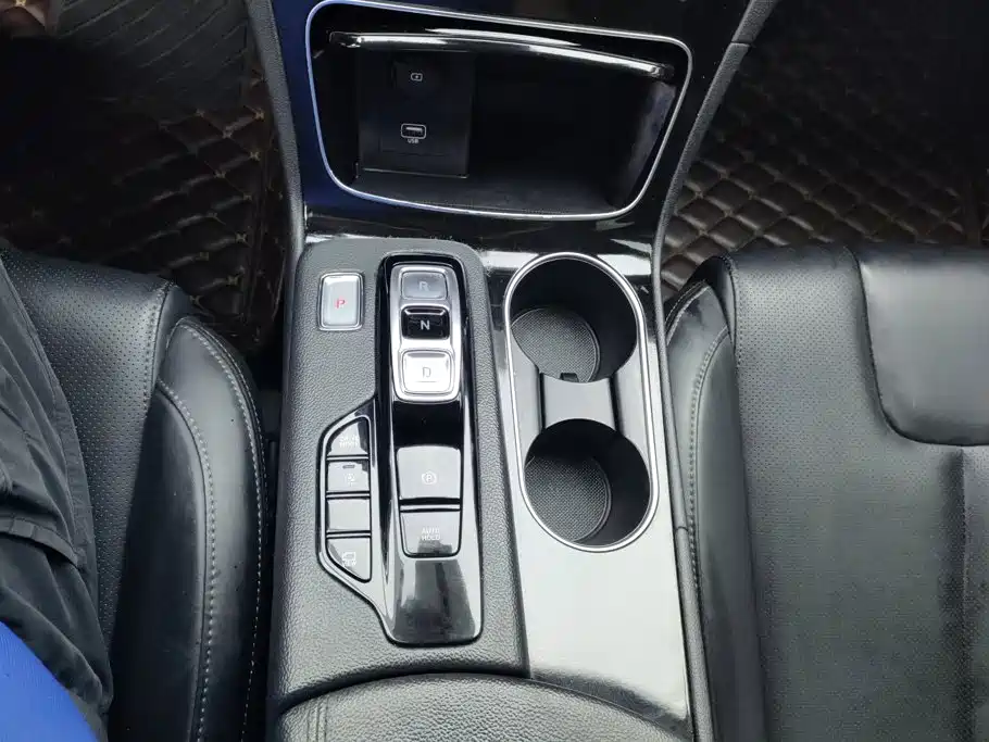 Hyundai Santa Fe — миниатюра 16