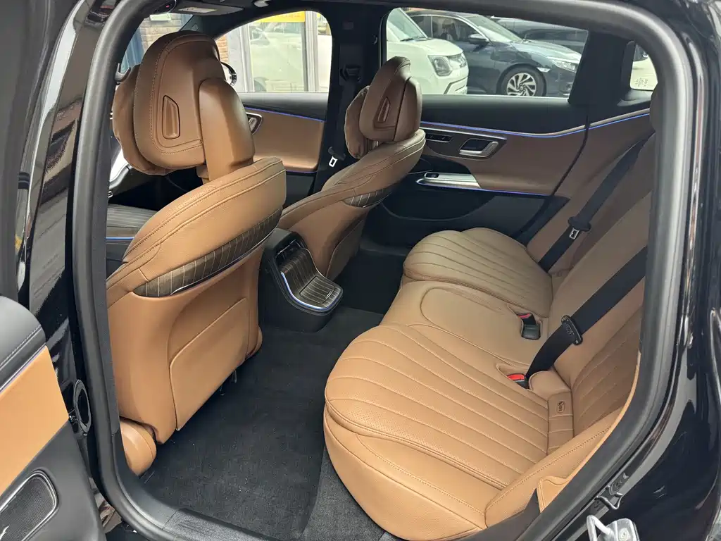 Mercedes-Benz E-Class New Energy — миниатюра 9