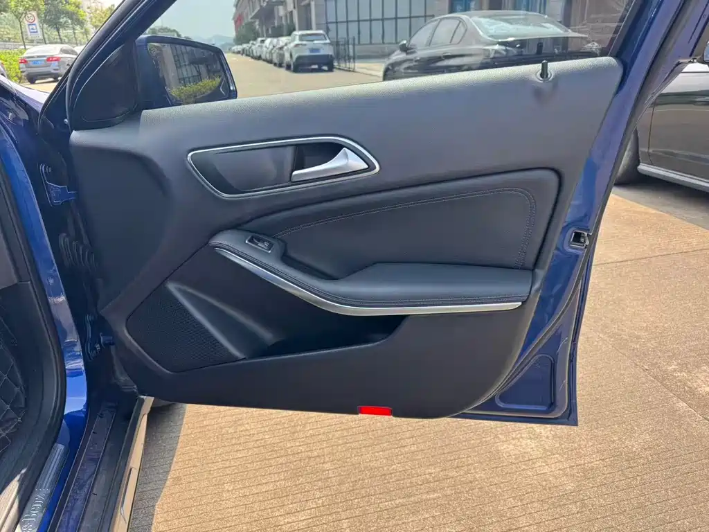 Mercedes-Benz GLA — миниатюра 13