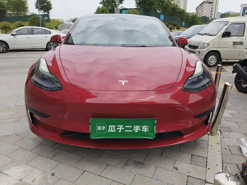 Tesla Model 3 — миниатюра 3