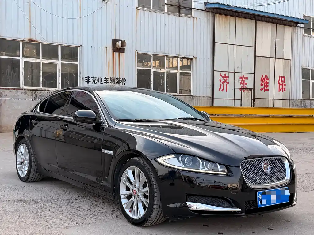 Jaguar XF 2015 XF 2.0T Luxury