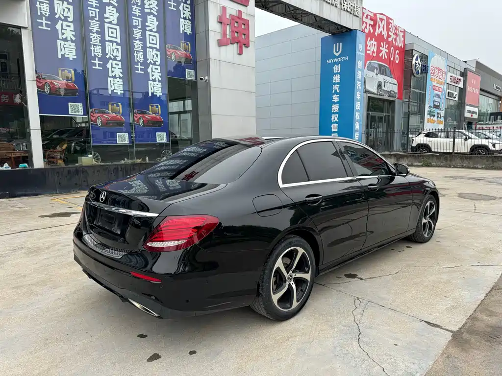 Mercedes-Benz E-Class — миниатюра 16