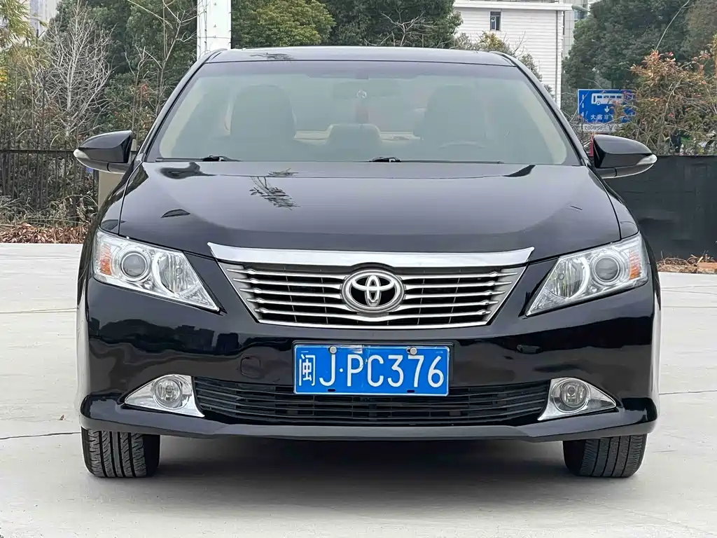 TOYOTA CAMRY