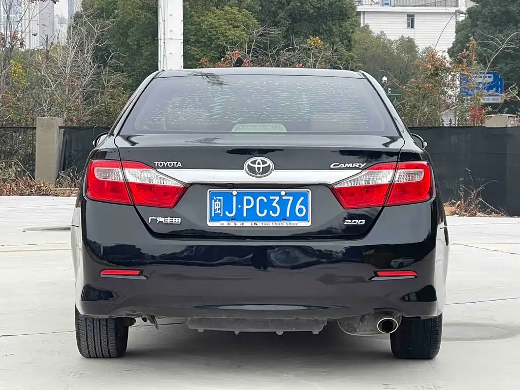 TOYOTA CAMRY