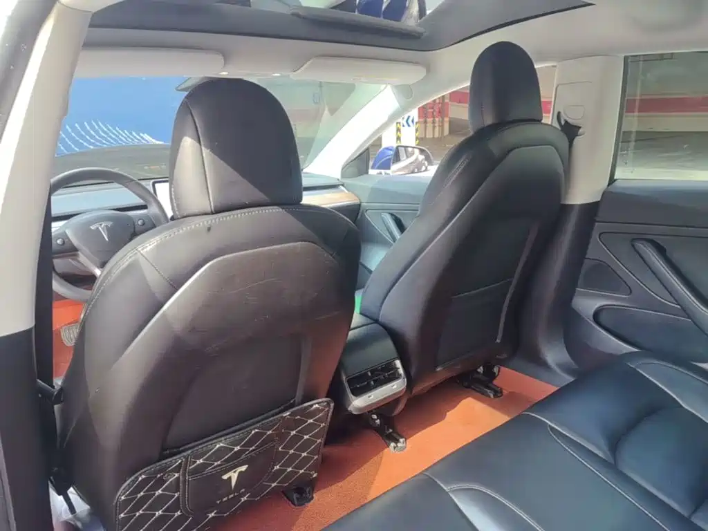 Tesla Model 3 — миниатюра 18