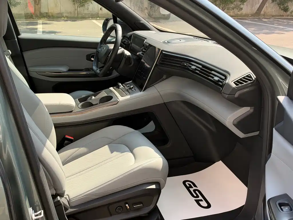 NIO ES6 — миниатюра 14