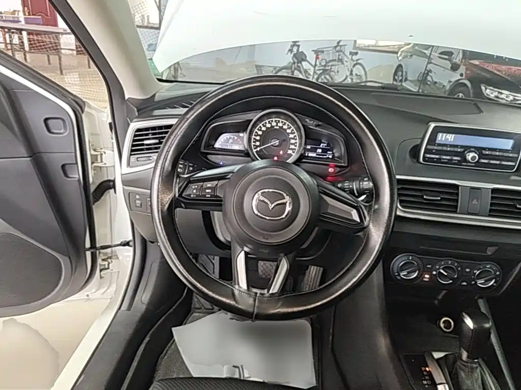 Mazda 3 Axela — миниатюра 11