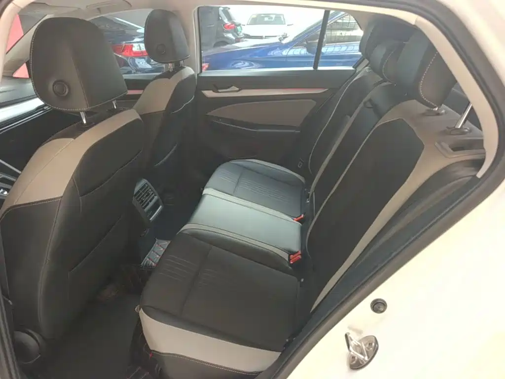 Volkswagen Golf — миниатюра 17