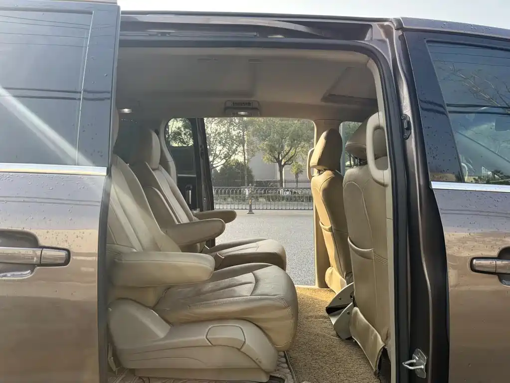 Buick GL8 — миниатюра 9
