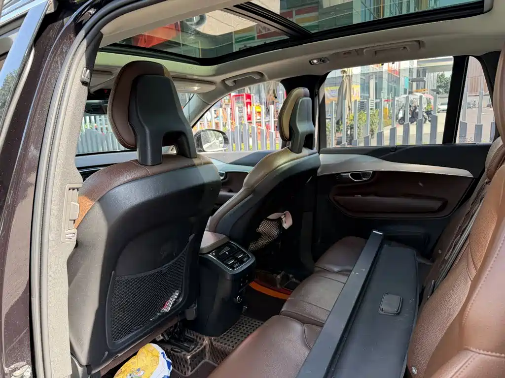 Volvo XC90 — миниатюра 11