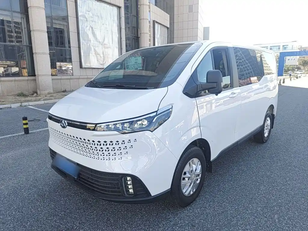 MAXUS V70 — миниатюра 2
