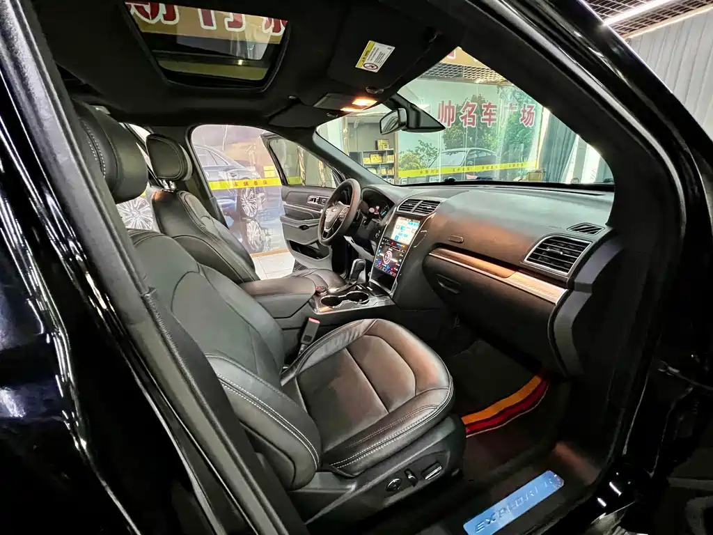 Ford Explorer (Import) — миниатюра 15