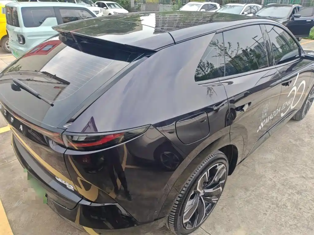 Mazda EZ-60 — миниатюра 7