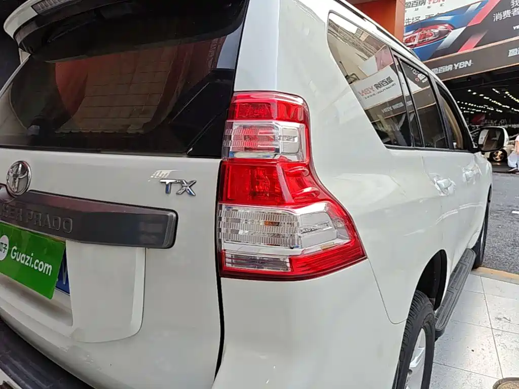 Toyota Land Cruiser Prado 2016 2.7L AT Standard