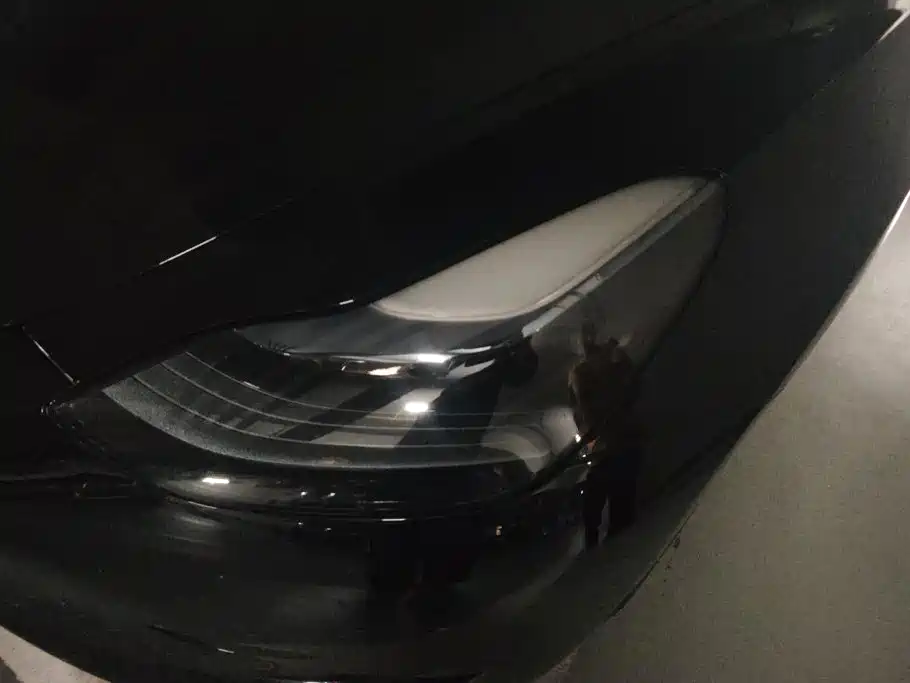 Tesla Model 3 — миниатюра 5
