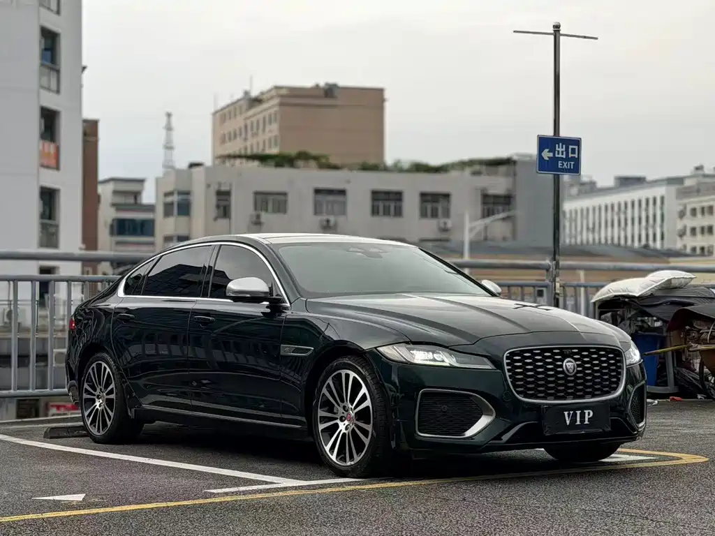Jaguar XFL — миниатюра 3