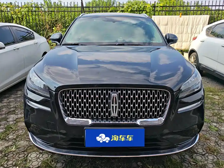 Lincoln Corsair — миниатюра 2