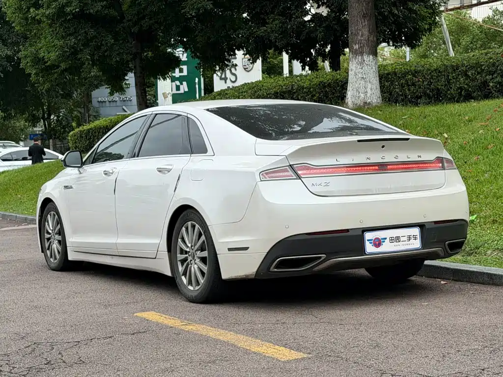 Lincoln MKZ — миниатюра 4