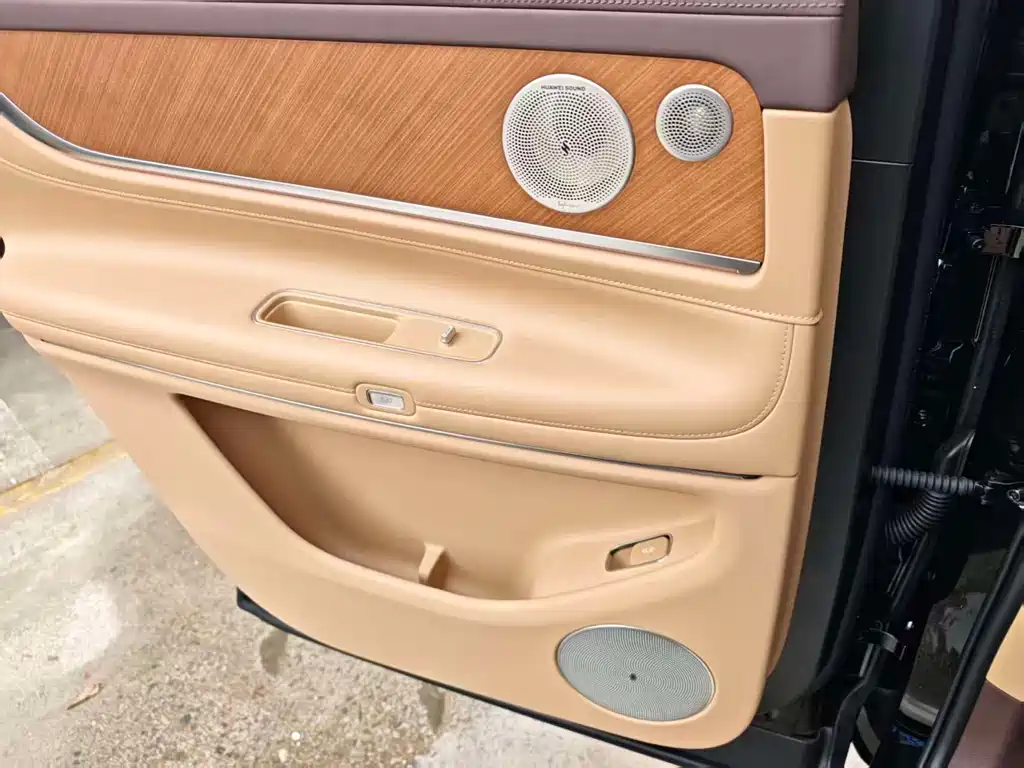 AITO ASK THE WORLD M9