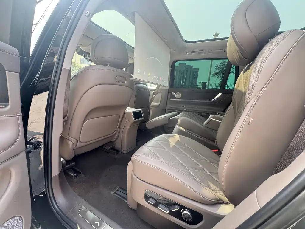 AITO ASK THE WORLD M9