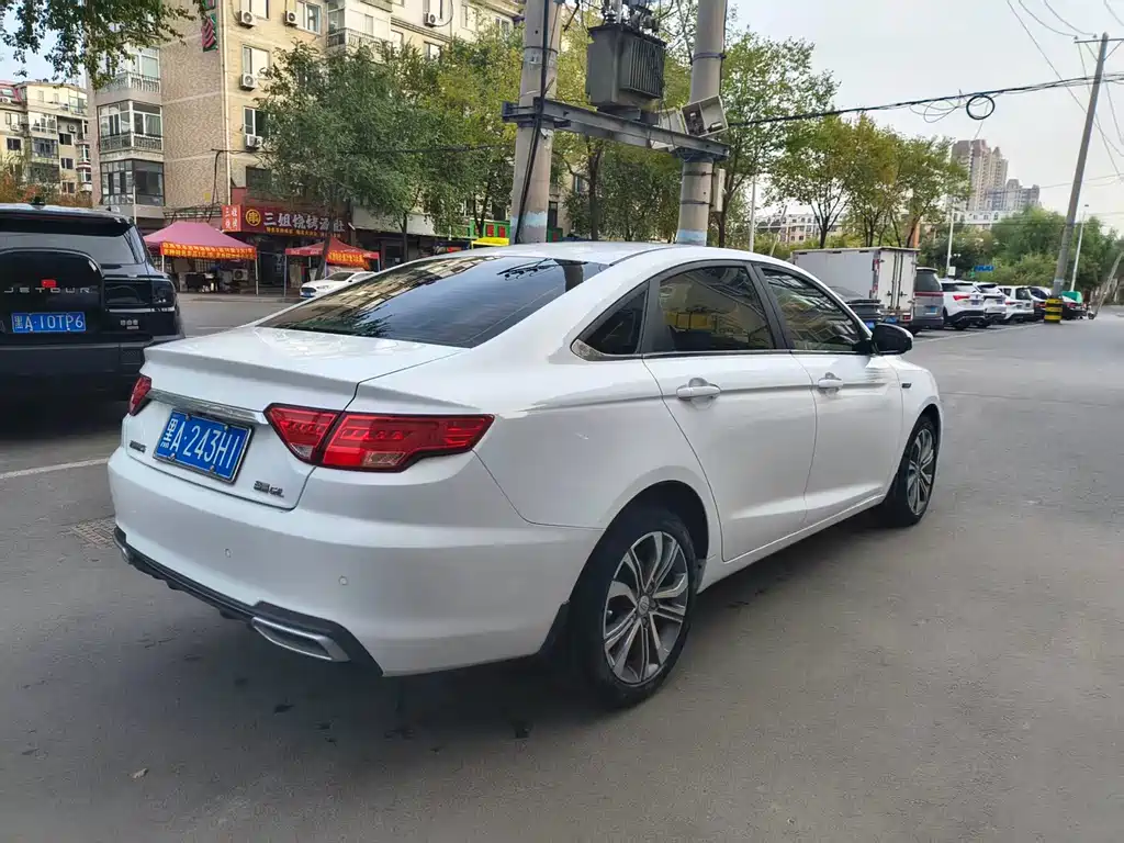 Geely Emgrand GL — миниатюра 5