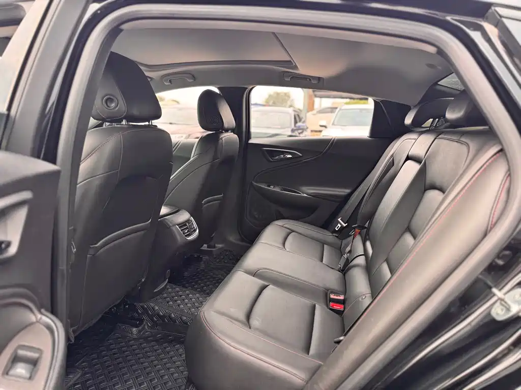 Chevrolet Malibu XL — миниатюра 12