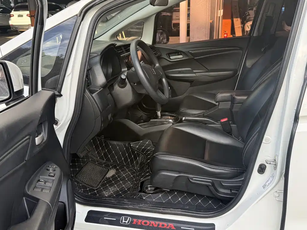 Honda Fit — миниатюра 7