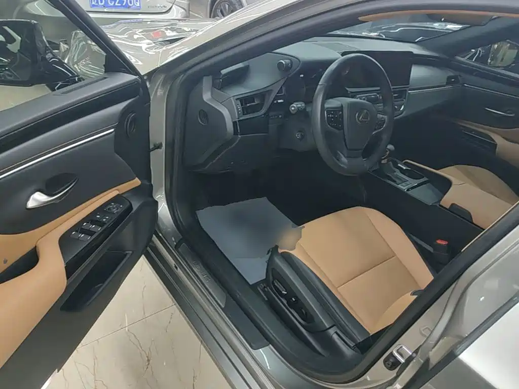Lexus ES — миниатюра 16