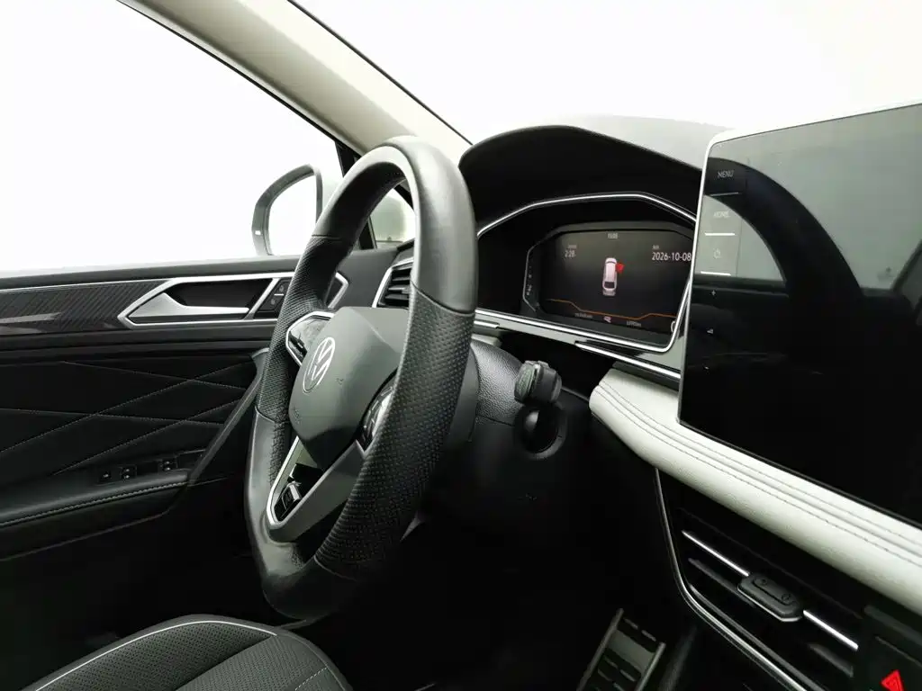 Volkswagen Tiguan L — миниатюра 22