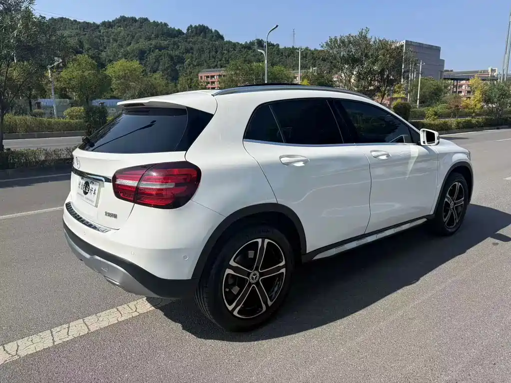 Mercedes-Benz GLA — миниатюра 12