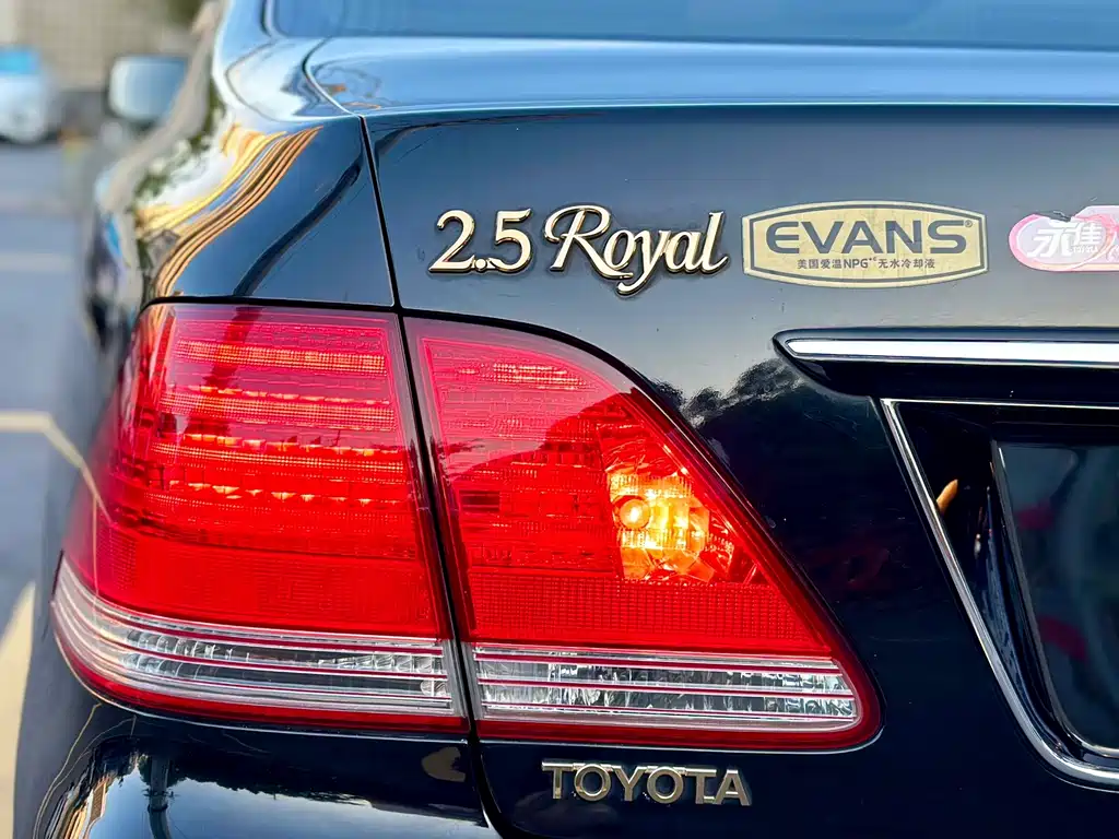 Toyota Crown — миниатюра 12