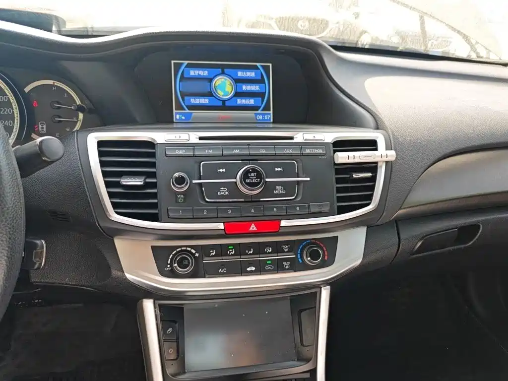 Honda Accord — миниатюра 6